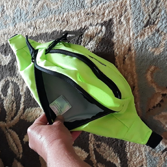 3x*Host Pick*Adidas cute fanny pack - Picture 7 of 12